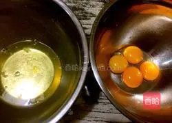 Illustration of how to make meat floss salad cake roll 3