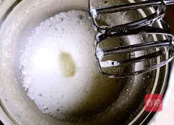 Illustration of how to make raisin cake rolls 8