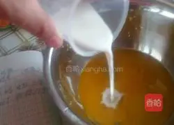 Pumpkin Honey Cake Roll Recipe Illustration 3