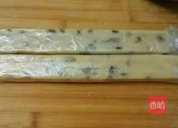 Illustration of how to make raisin cookies 6