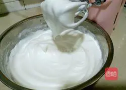 Illustration of how to make cocoa chiffon cake with spray flowers 10