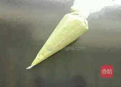 Illustration of how to make pattern cake rolls 8