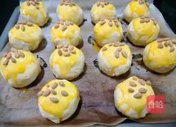 Illustration of how to make red bean paste and egg yolk cake 6