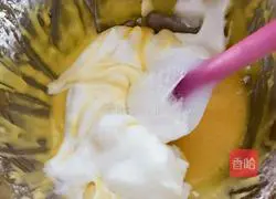 Illustration of how to make original milk cake roll 8