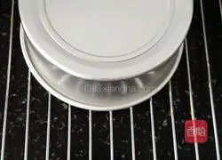 Illustration of how to make chiffon cake 17