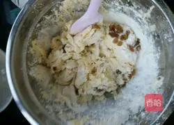 Raisin Pound Cake Recipe Illustration 5