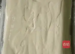 Illustration of how to make strawberry jam cake roll 12