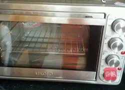 Illustration of how to make eight-inch chiffon cake 11