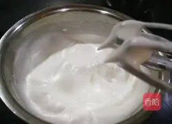 Illustration of how to make coconut egg rolls 5