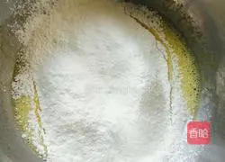 Illustration of how to make chiffon cake (18cm hollow mold) 6