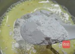 Illustration of how to make chiffon cake 7