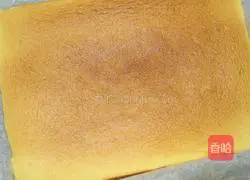 Illustration of how to make cream fruit cake roll 12