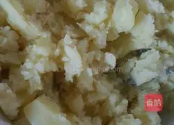 Illustration of how to make potato cakes 1