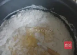 Illustration of how to make eight-inch chiffon heart-shaped cake 3