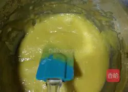 Illustration of how to make chiffon cake 7