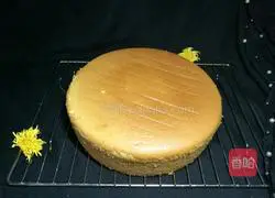 十Illustration of how to make chiffon cake 8