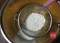 Illustration of how to make original chiffon cake 3