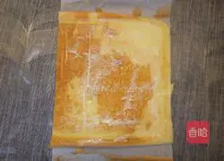 Illustration of how to make meat floss and seaweed cake rolls 16