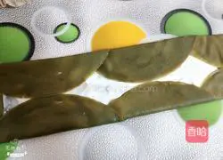 Illustration of how to make matcha towel roll 14