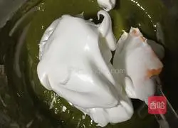 Matcha Chiffon Cake Recipe Illustration 7