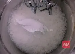 Illustration of how to make chiffon cake base 6