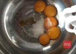 eight Illustration of how to make chiffon cake 8