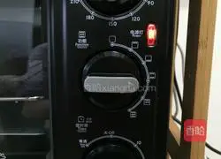 Illustration of how to make 8-inch chiffon cake 15