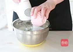 Matcha Honey Bean Cake Roll Recipe Illustration 4