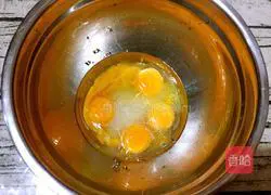 Two-color chiffon cake (eight-inch) recipe illustration 3