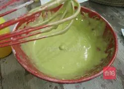 Spinach Cake Illustration of how to make a roll 5