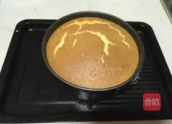 Illustration of how to make chiffon cake 15