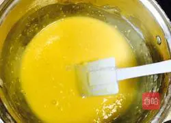 Illustration of making jam cake roll 1