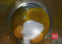 Illustration of how to make chiffon cake 2