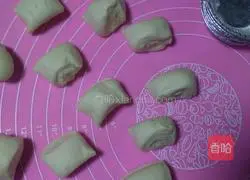 Illustration of how to make homemade egg tart crust 6