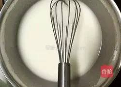 Strawberry Cake Roll Recipe Illustration 2