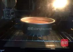 Illustration of how to make eight-inch cocoa chiffon cake 13