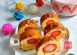 Strawberry Cake Roll (Rice Cooker Version) Recipe Illustration 12