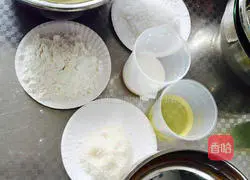 Illustration of how to make chiffon cake 7