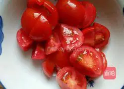 Illustration of how to make cherry tomato cookie milkshake 1