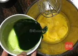 Spinach juice chiffon cake recipe 4