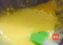 Illustration of how to make chiffon cake 12