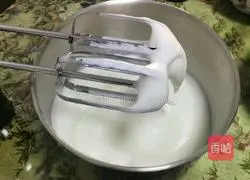 Illustration of how to make 8-inch chiffon cake 4