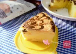 Illustration of how to make latte art chiffon cake 9