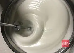 Illustration of how to make chiffon cake 8