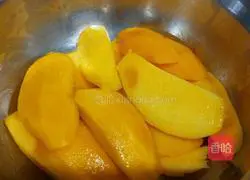 Mango Cake Cheesecake Recipe Illustration 3