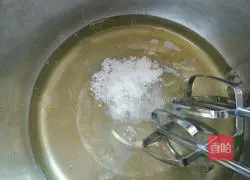 Illustration of how to make meat floss cake rolls 5