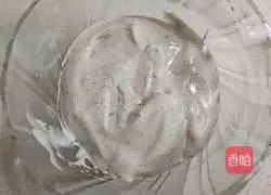 Illustration of making glutinous rice flour striped chiffon cake 7