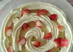 Strawberry Cream Cake Recipe Illustration 1