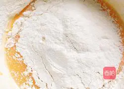 Honey Bean Custard Sauce Cake Roll Recipe Illustration 4