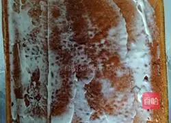 Illustration of how to make meat floss cake rolls 11